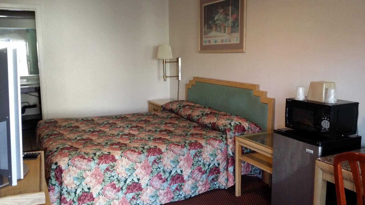 Redwood Inn Willits Eksteriør billede
