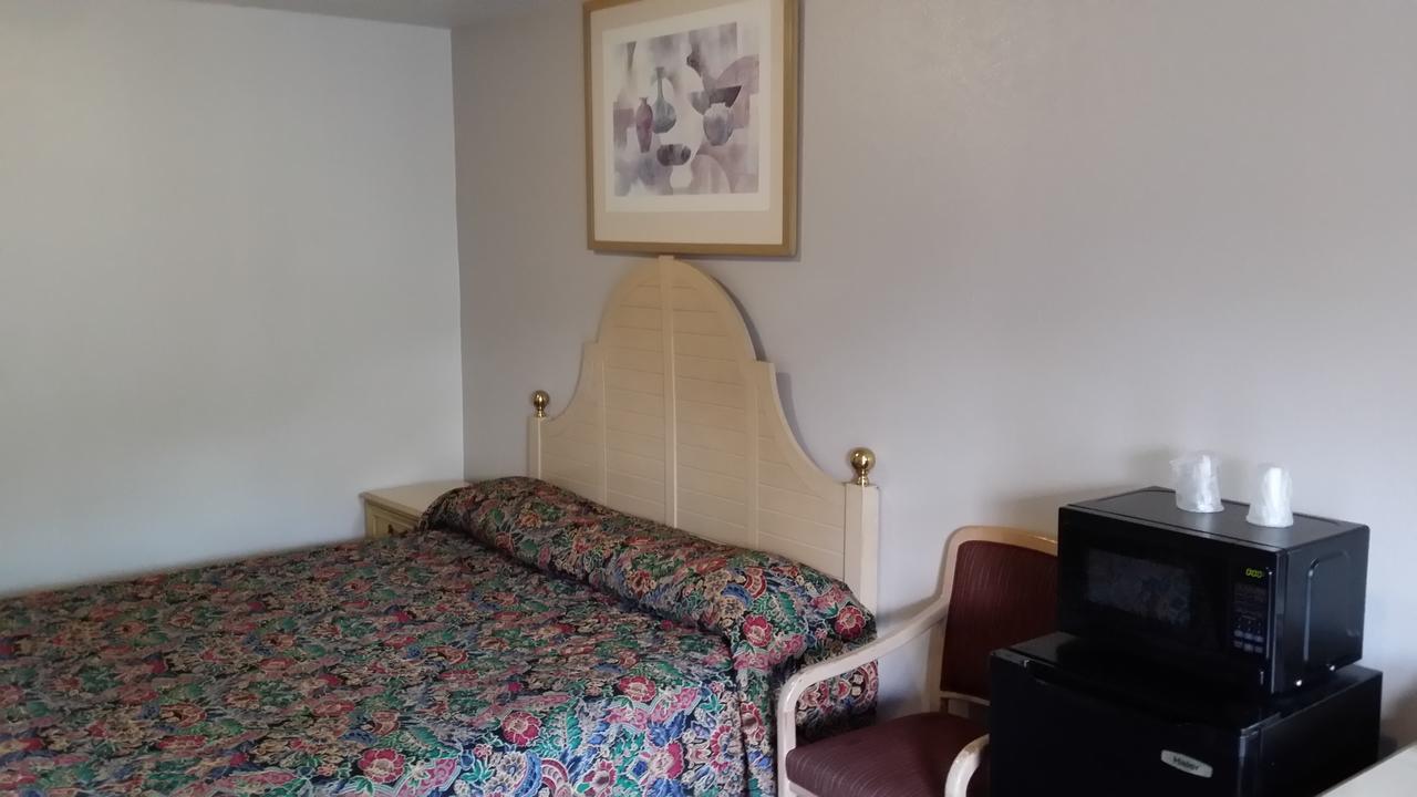 Redwood Inn Willits Eksteriør billede