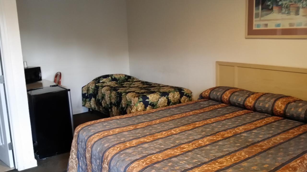 Redwood Inn Willits Eksteriør billede