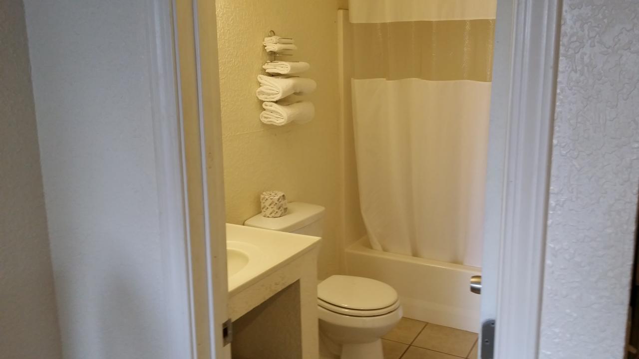Redwood Inn Willits Eksteriør billede