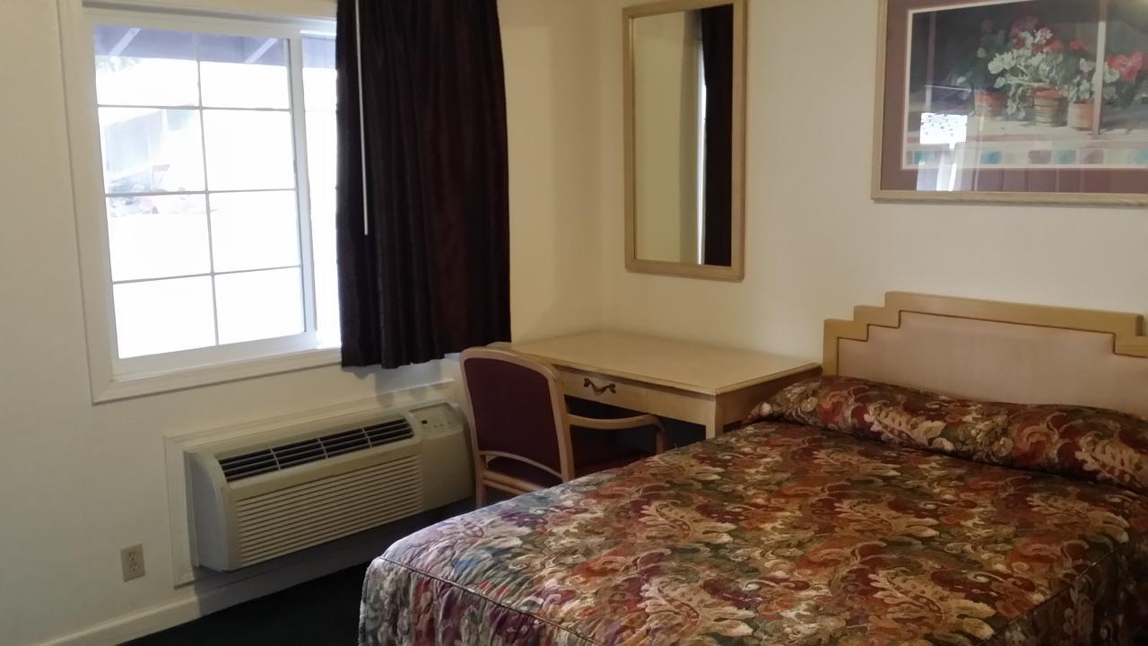 Redwood Inn Willits Eksteriør billede